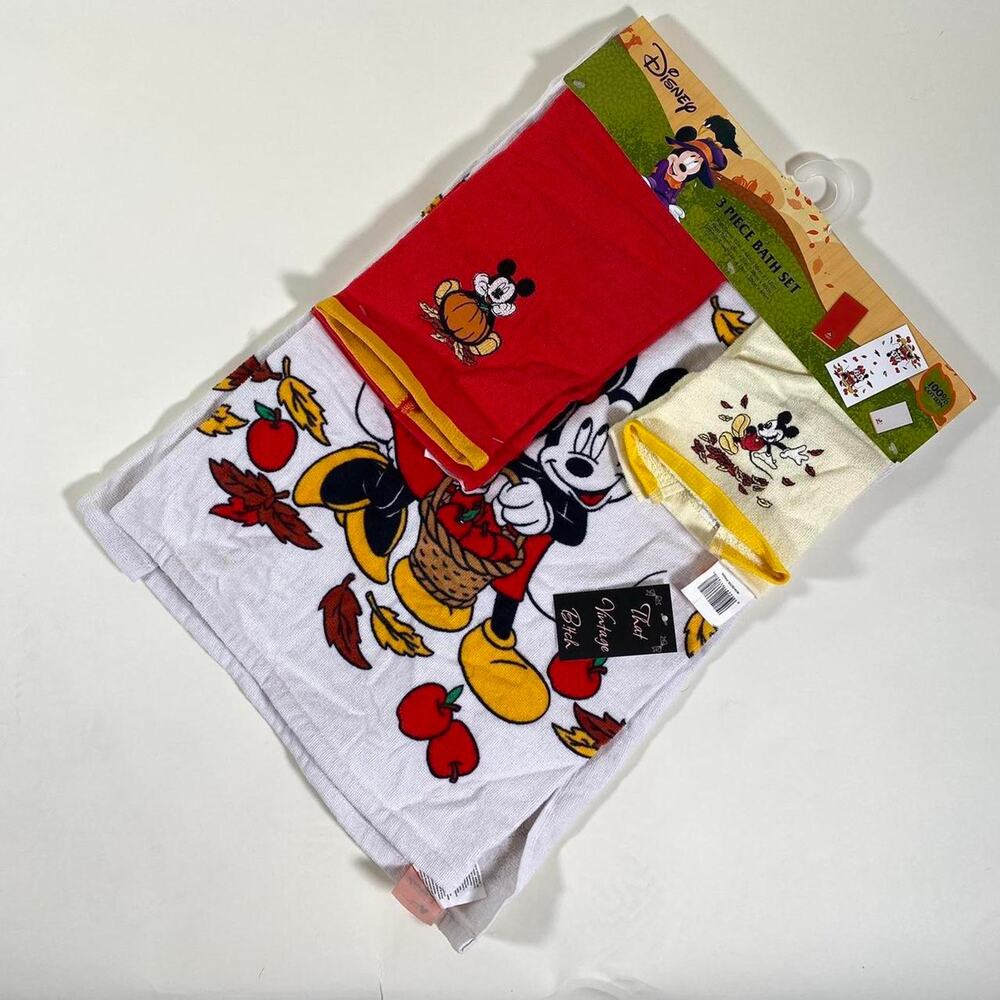 Vintage disney fall towel set